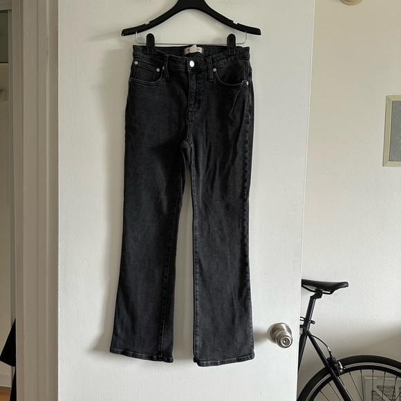 Madewell Denim - Madewell Washed Black Mid-Rise Kick Out Jeans size 26 EUC